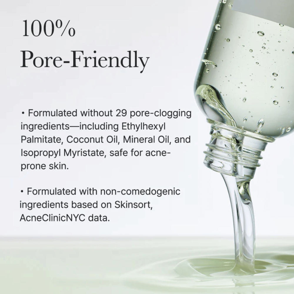 Nærbilde av Arencia Pore Melt Mochi Cleansing Oil som helles opp, viser lett oljeaktig tekstur som emulgeres raskt og renser porer i dybden uten å tette til.