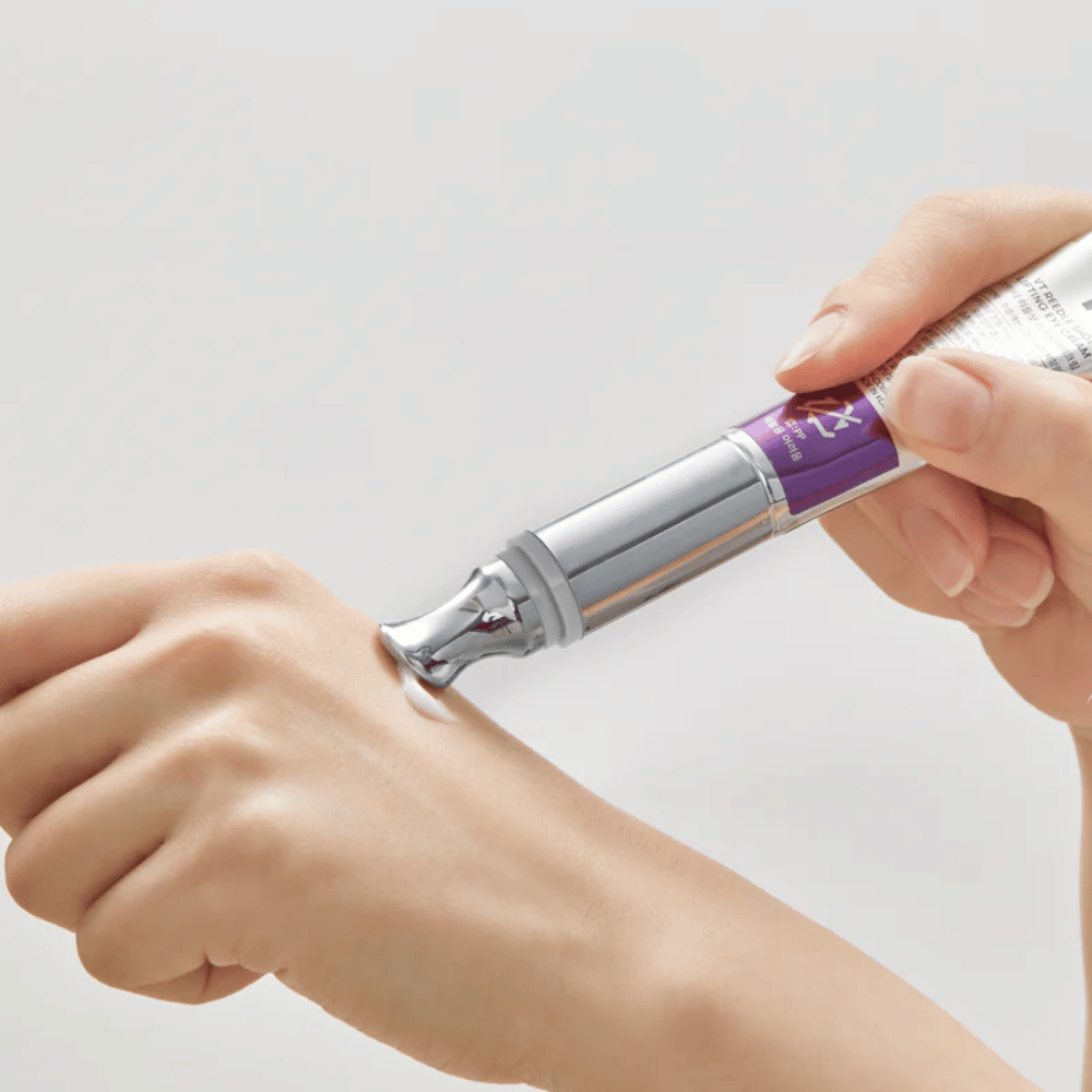 VT Cosmetics Reedle Shot Lifting Eye Cream med metallapplikator – kjølende Øyekrem som reduserer hevelse og tegn på tretthet