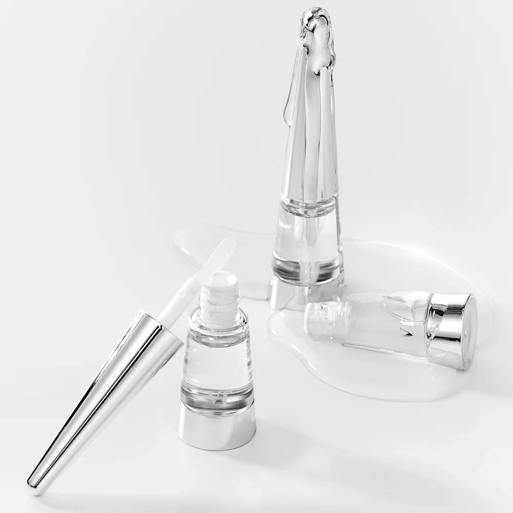 VT Cosmetics Reedle Shot Lip Plumper Beginner med synlig serumtekstur som gir glans, mykgjørende effekt og fyldigere lepper.