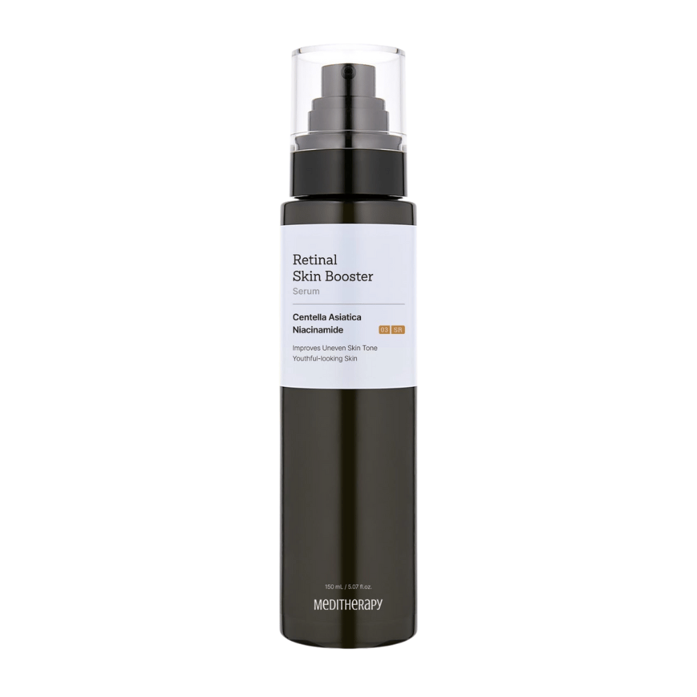 Meditherapy Retinal Skin Booster Serum i mørk pumpeflaske. Formelen med Centella Asiatica og niacinamid forbedrer hudtonen og gir en ungdommelig glød.