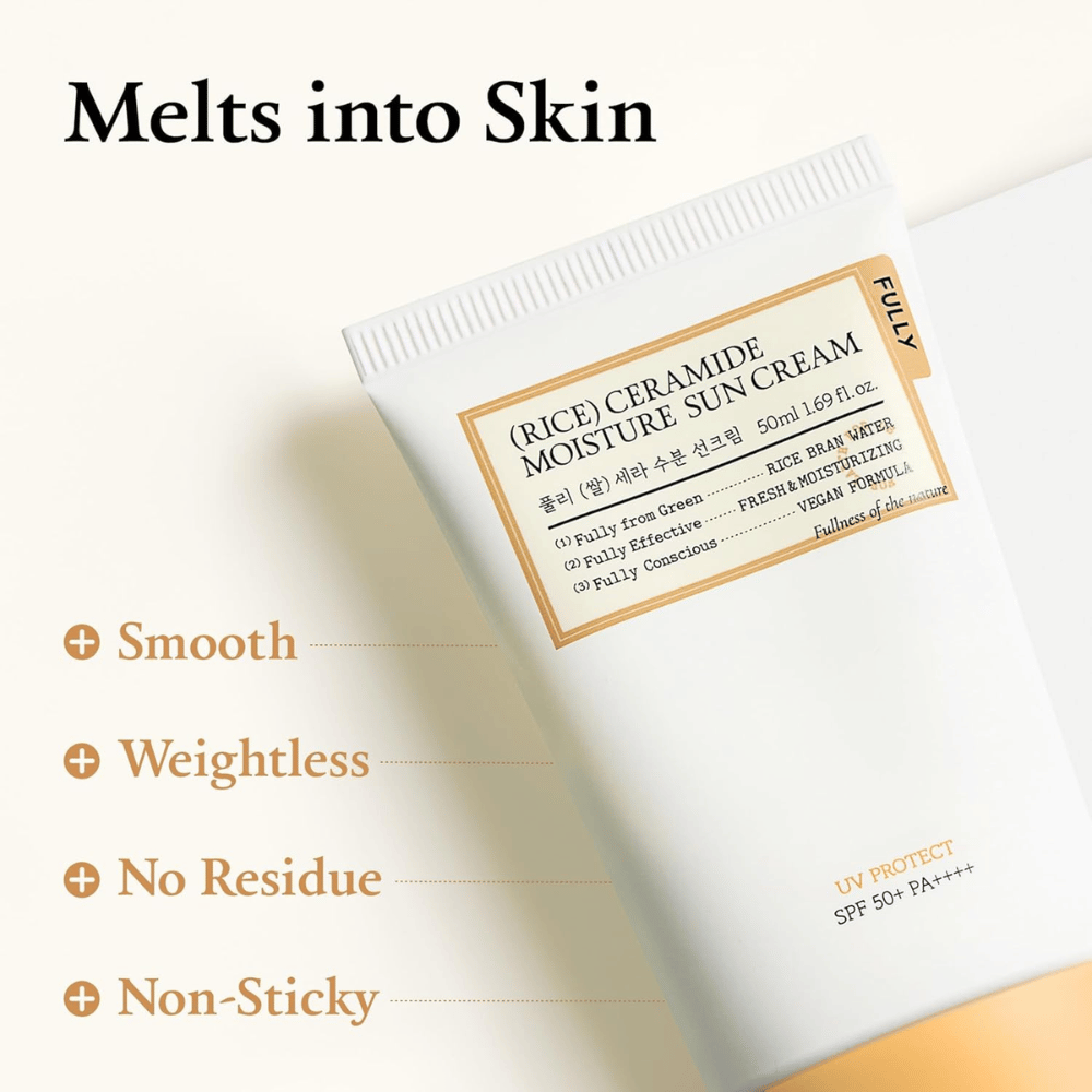 Kampanjebilde for FULLY Rice Ceramide Moisture Sun Cream som fremhever den lette og raskt absorberende formelen. Fokus ligger på følelsen på huden med budskap om at produktet smelter inn uten kliss, hvit hinne eller tung finish.