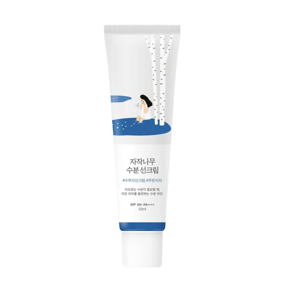 En tube med Round Lab Birch Juice Moisturizing Sunscreen SPF50+ PA++++ 50ml.