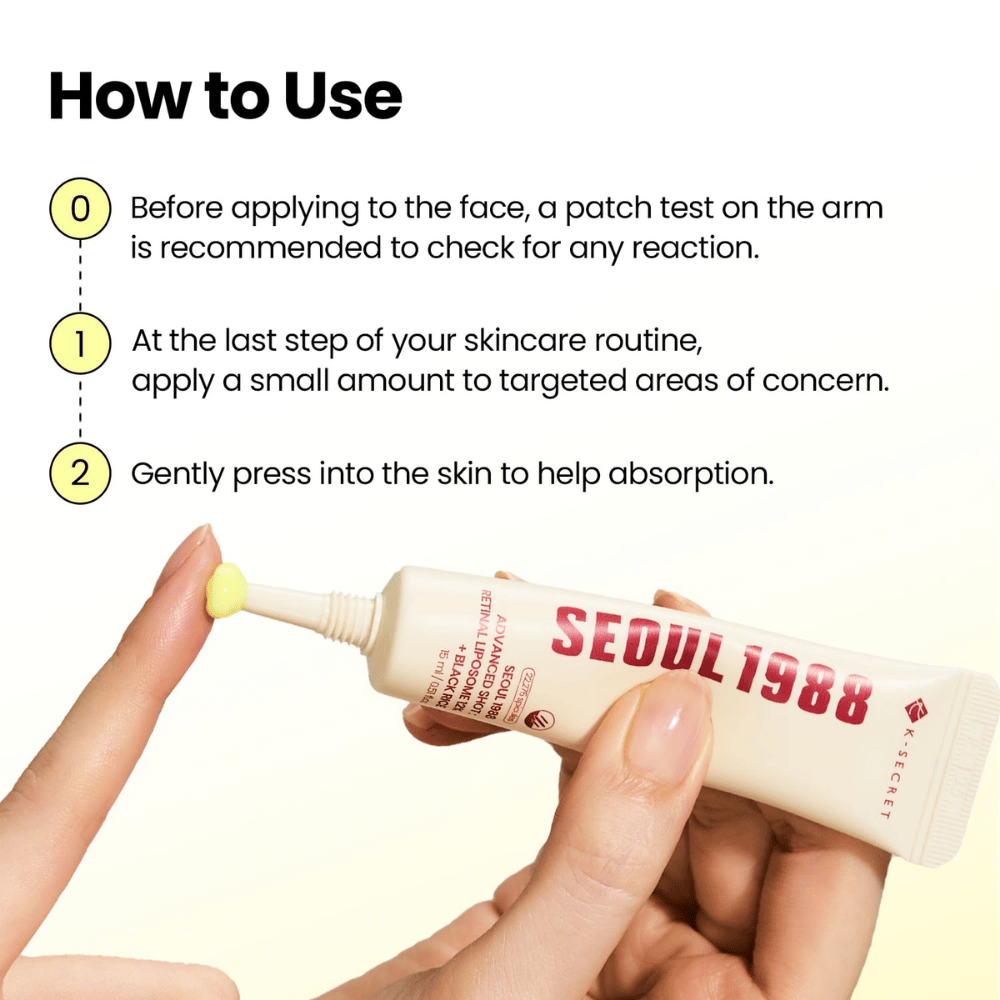 K-SECRET SEOUL 1988 Advanced Shot Retinal Liposome 12% + Black Rice – påføring av retinalbehandling som siste steg i hudpleierutinen.
