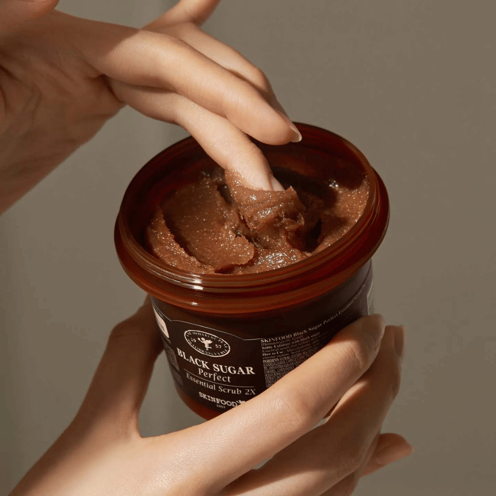 Nøkkelord: SKINFOOD Black Sugar Perfect Essential Scrub 2X 210g