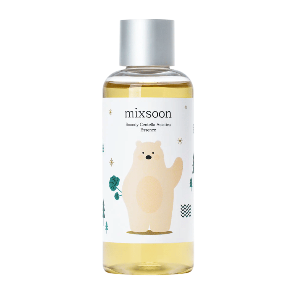 Produktbilde av Mixsoon Soondy Centella Asiatica Essence i transparent flaske med bjørneillustrasjon, mot hvit bakgrunn.