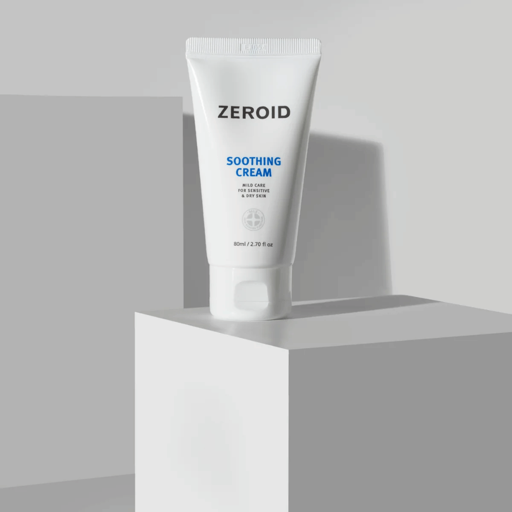 ZEROID Soothing Cream 80 ml på podium for daglig fuktighet til tørr og sensitiv hud
