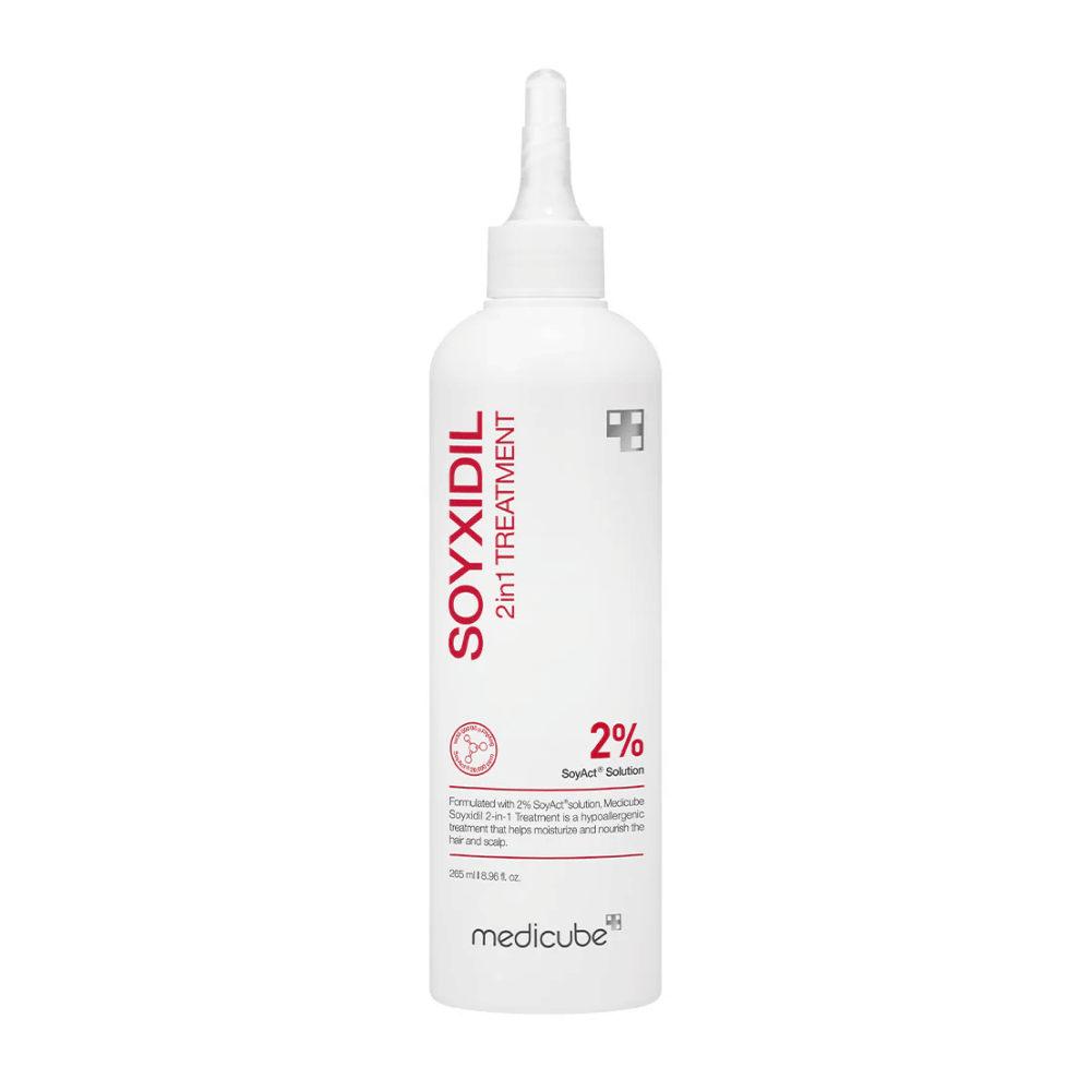 Produktbilde av Medicube Soyxidil 2in1 Treatment i hvit flaske med rød tekst. Inneholder 2% SoyAct™ Solution for å styrke hår og hodebunn.