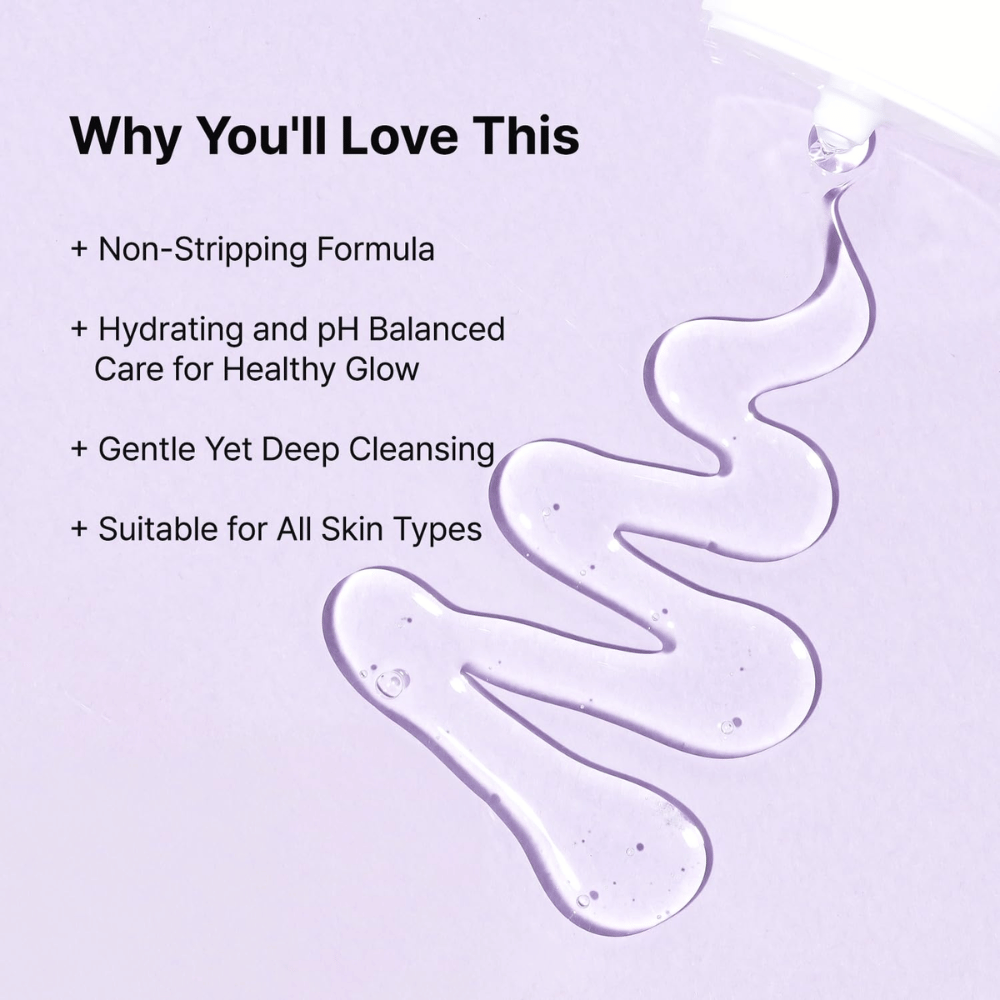 Transparent geltekstur av TIA'M Snail & Azulene Low pH Cleanser, med tekst som fremhever dens fuktighetsgivende, pH-balanserte og skånsomme rensefordeler for alle hudtyper.
