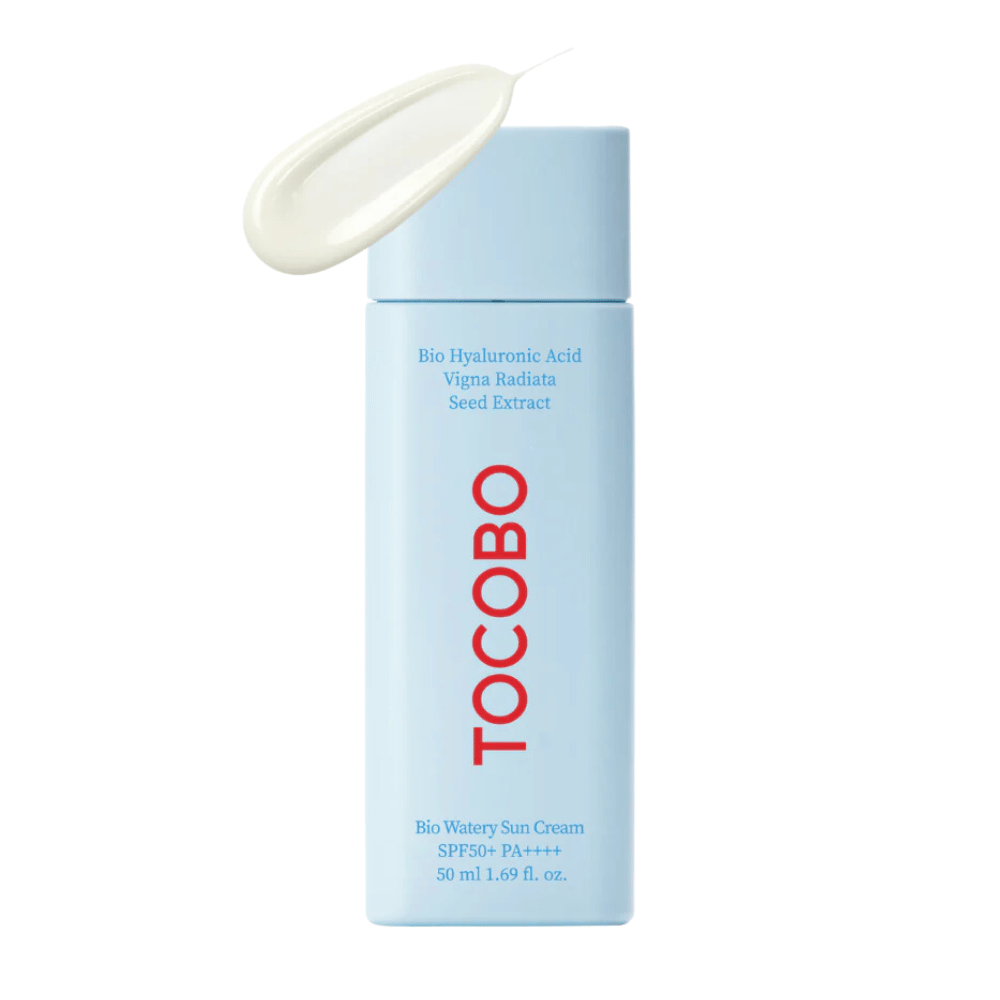 En flaske TOCOBO Bio Watery Sun Cream SPF50+ PA++++ 50ml med en krem på inneholdende naturlige ingredienser for hudpleie.
