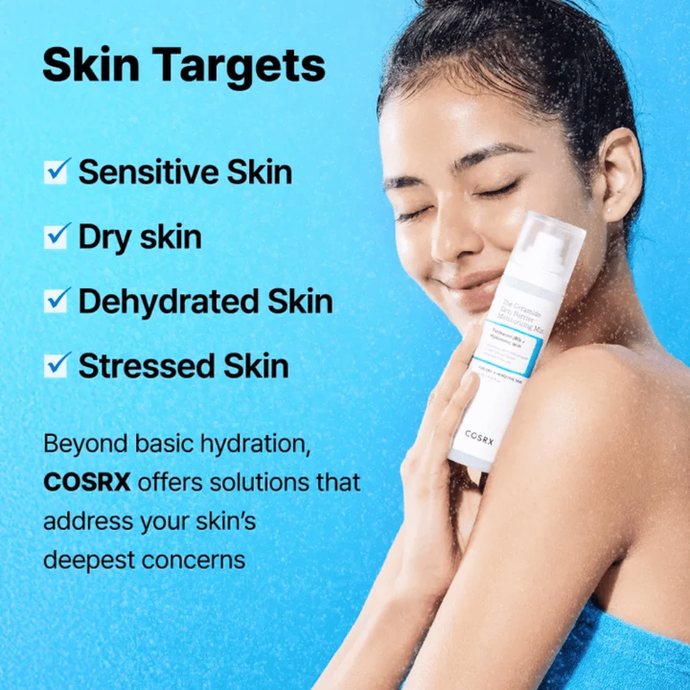 Kvinne holder COSRX Ceramide Skin Barrier Mist – perfekt for sensitiv, tørr og stresset hud som trenger ekstra fukt.