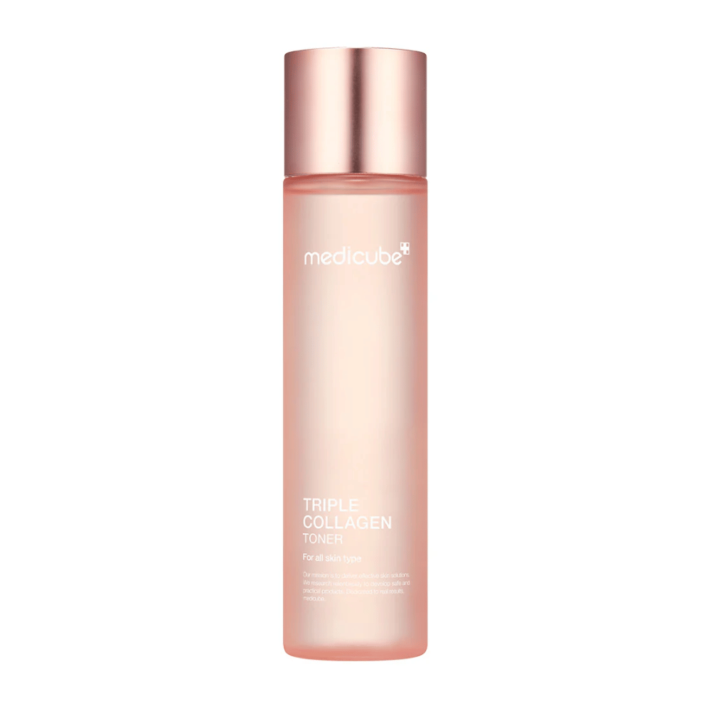 Medicube Triple Collagen Toner 4.0 i rosa flaske med roségullfarget lokk, en fuktighetsgivende toner for alle hudtyper.