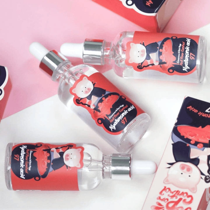 Elizavecca Witch Piggy Hyaluronic Acid 97 serum i gruppen, koreansk fuktserum for tørr hud, fuktfattig hud og forbedret hudelastisitet.