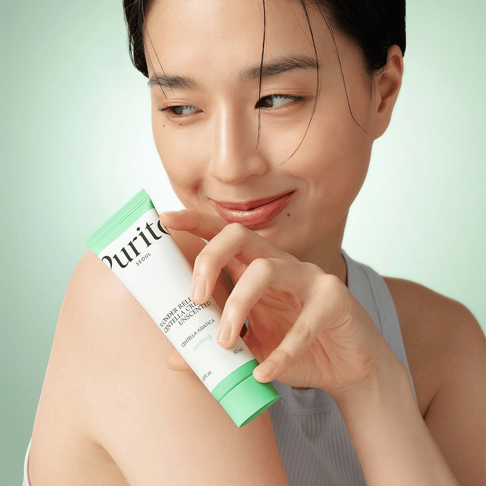 Purito Wonder Releaf Centella Cream Unscented er en beroligende og fuktighetsgivende krem beriket med Centella Asiatica. Denne parfymefrie formelen hjelper til med å berolige irritert hud, fukte og styrke hudbarrieren uten å forårsake irritasjon. Perfekt for sensitiv hud.