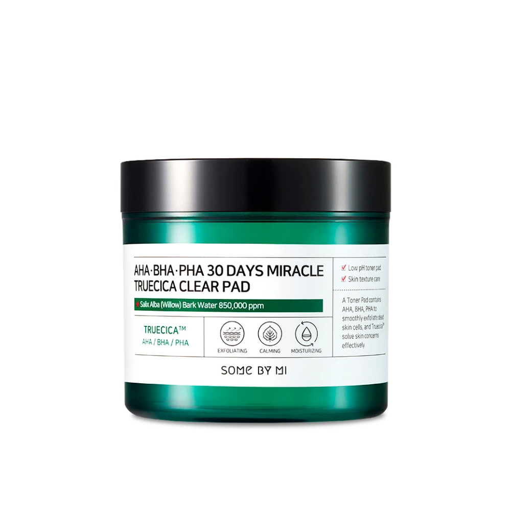 En hvit beholder med grønt lokk fylt med Some By Mi's AHA, BHA, PHA 30 Days Miracle Truecica Clear Pad 70 stk for bekjempelse av akneutbrudd.