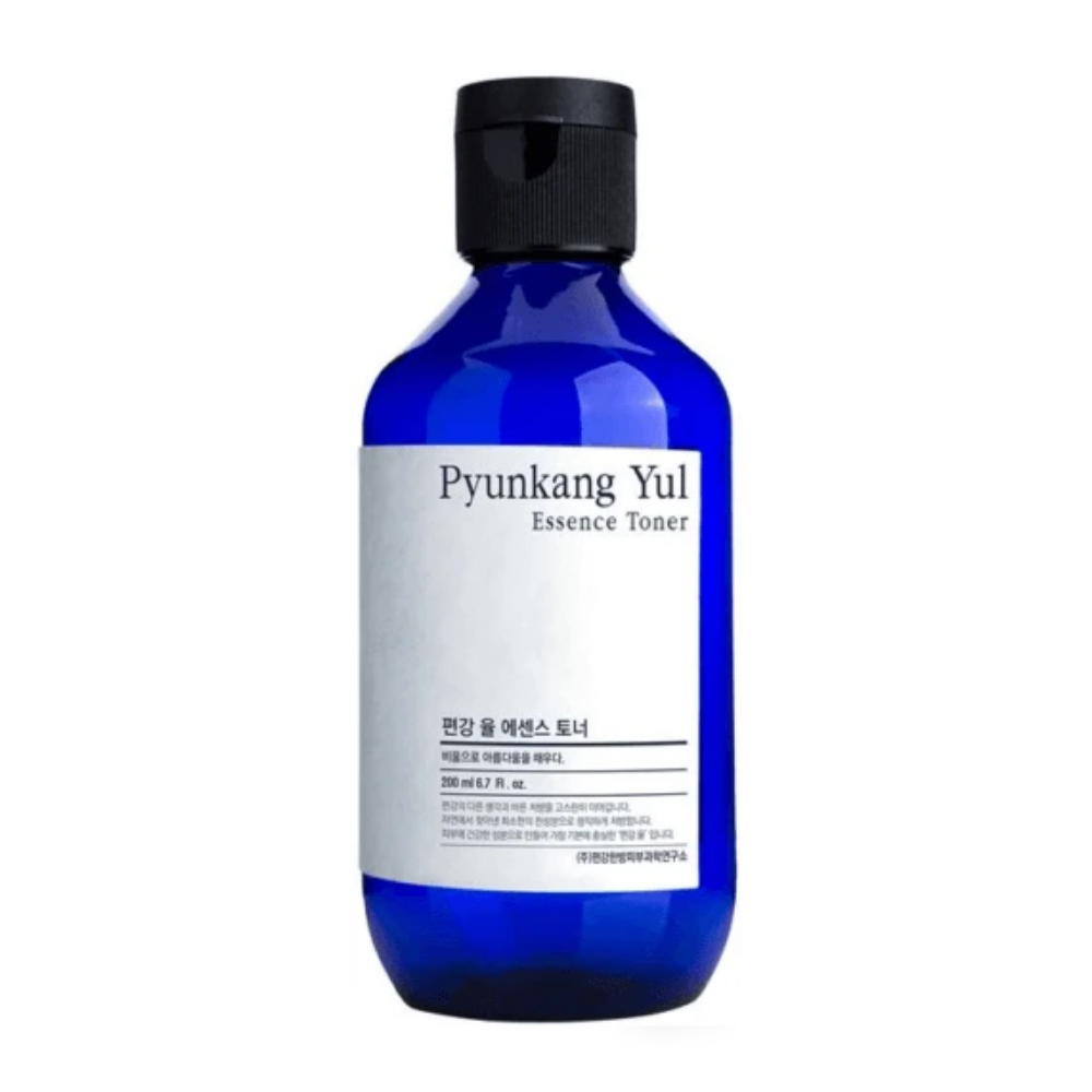 En Pyunkang Yul Essence Toner beriket med astragalusrotekstrakt for fuktighet i huden.