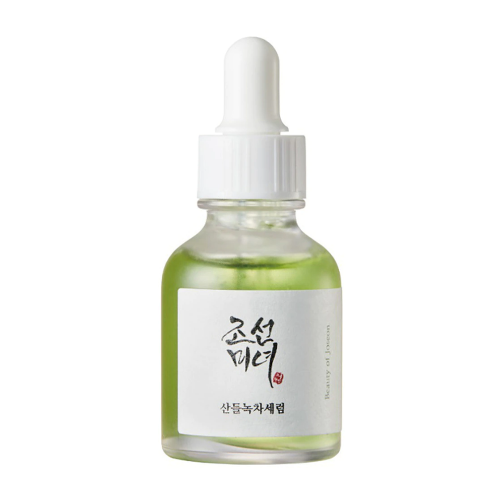 En flaske Beauty of Joseon Calming Serum 30ml på hvit bakgrunn med panthenol.